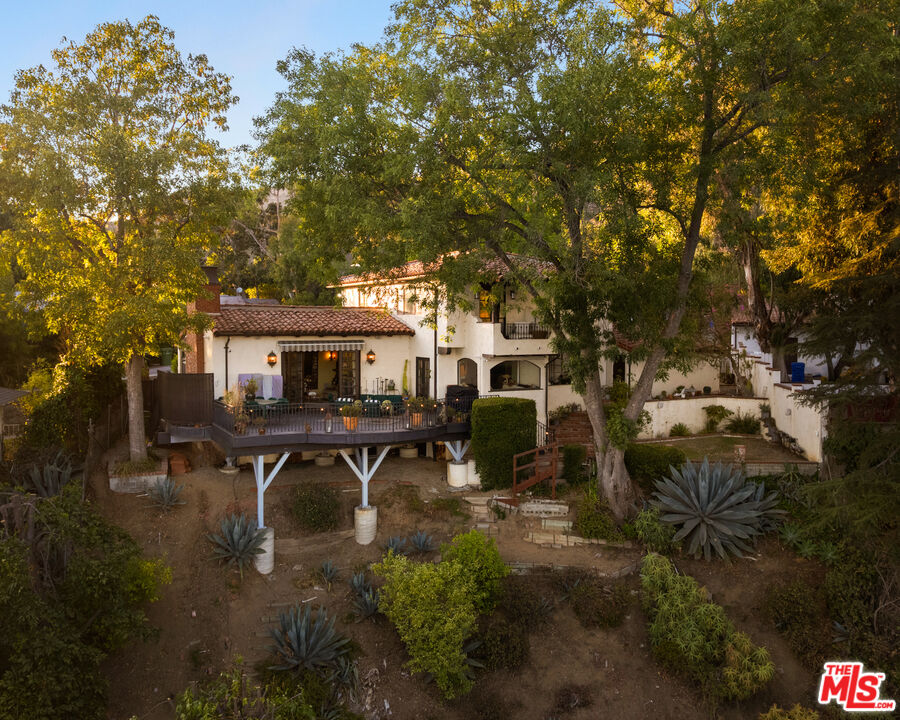 6208 Mulholland Hwy