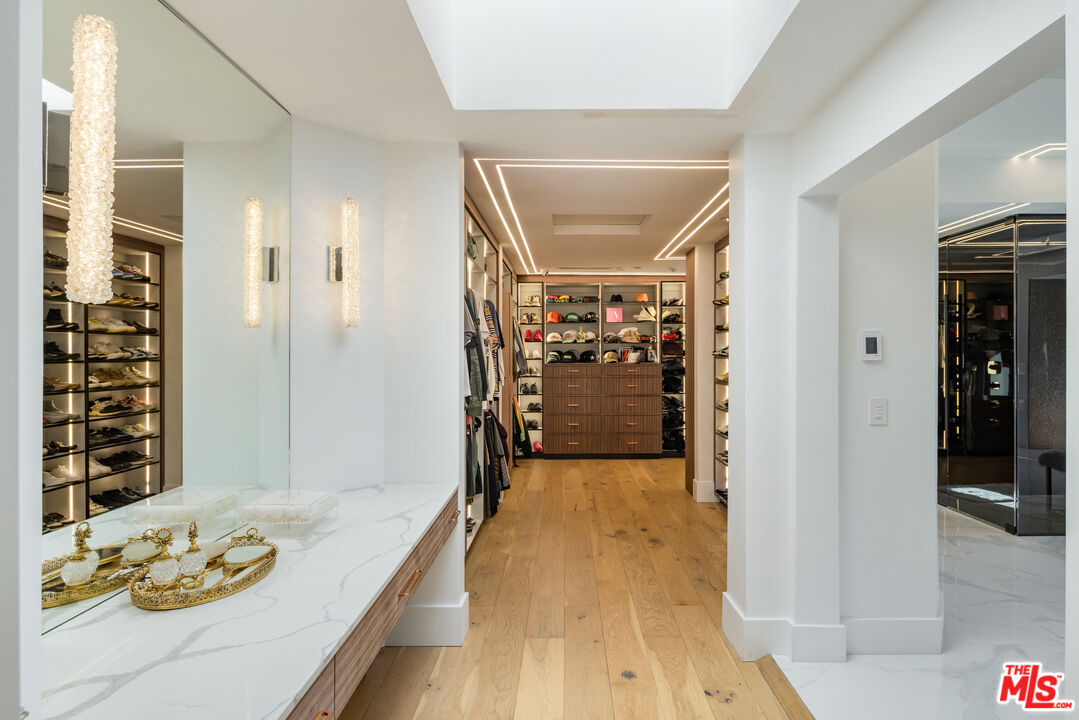 4965 Avenida Oriente