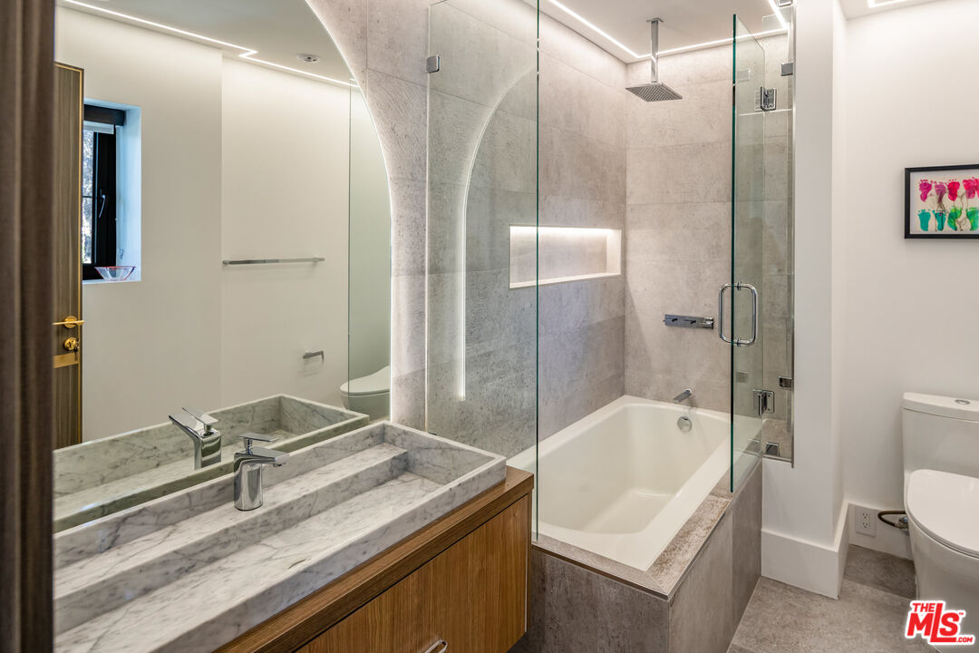 4965 Avenida Oriente