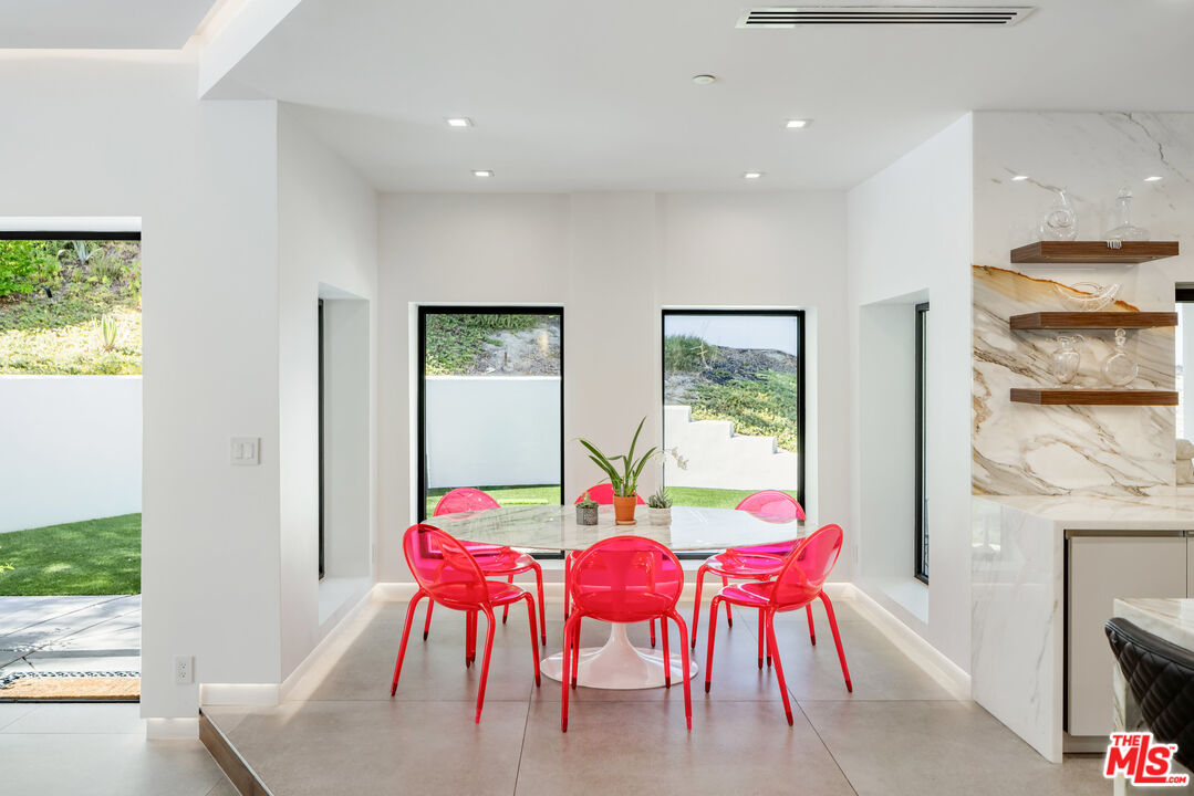 4965 Avenida Oriente