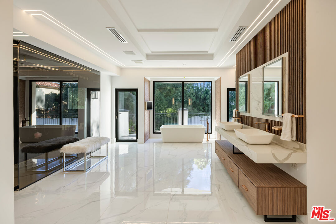 4965 Avenida Oriente