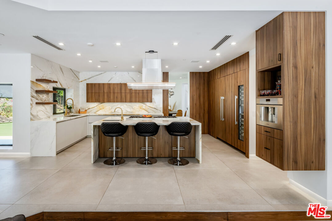 4965 Avenida Oriente