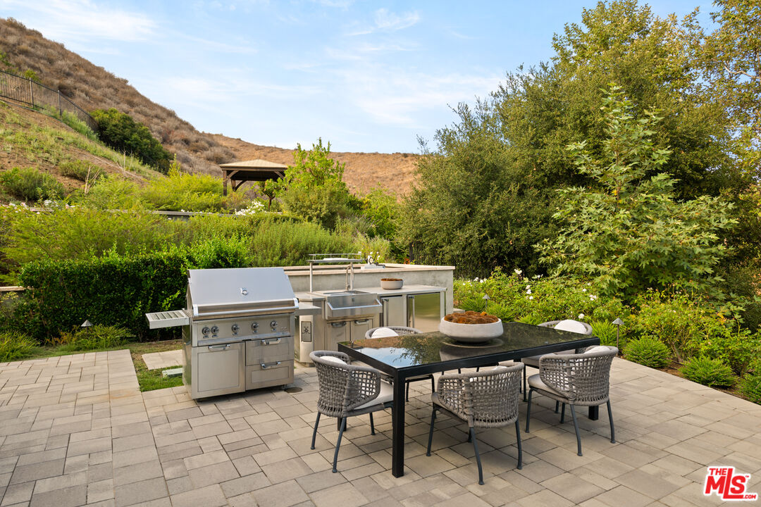 26767 Mulholland Hwy