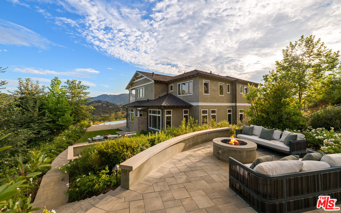 26767 Mulholland Hwy