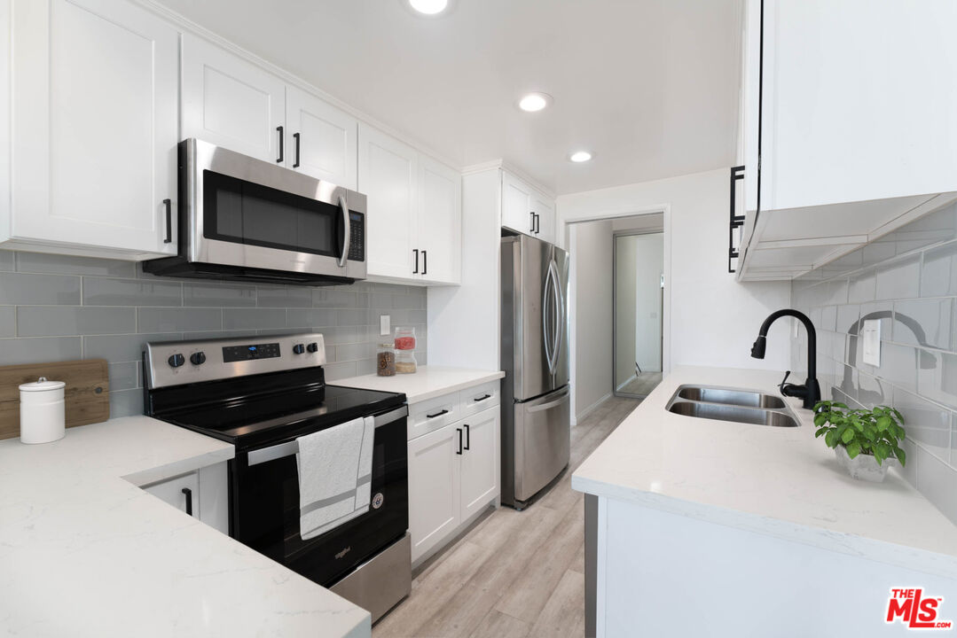 900 Euclid St Unit: 404