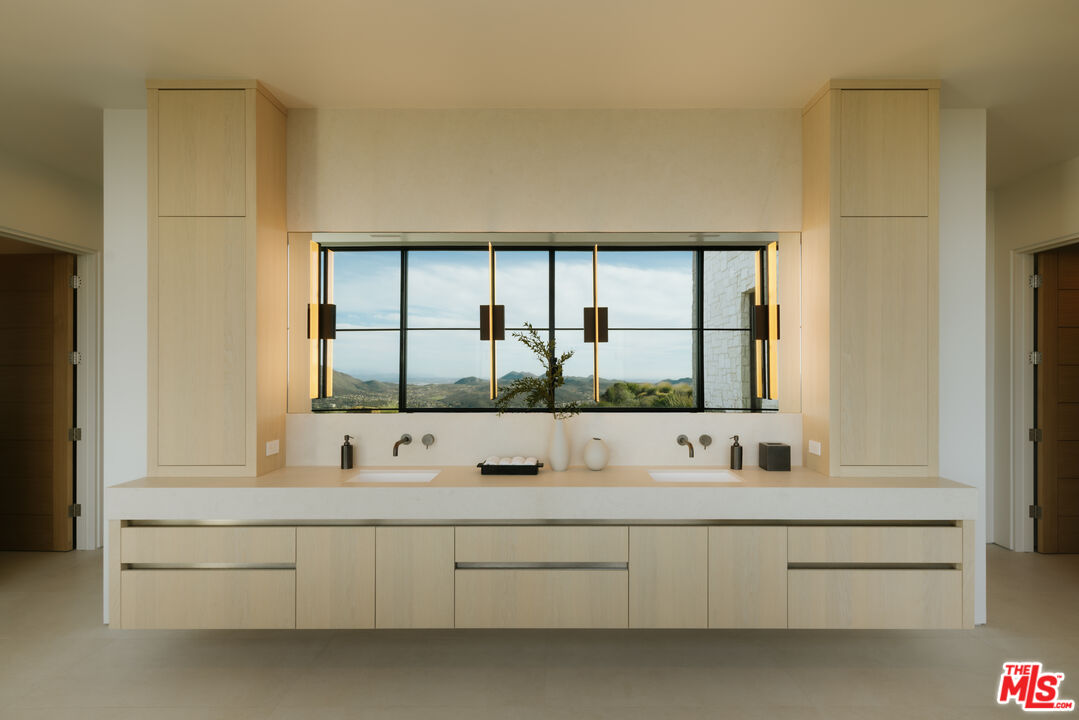 2551 White Stallion Rd