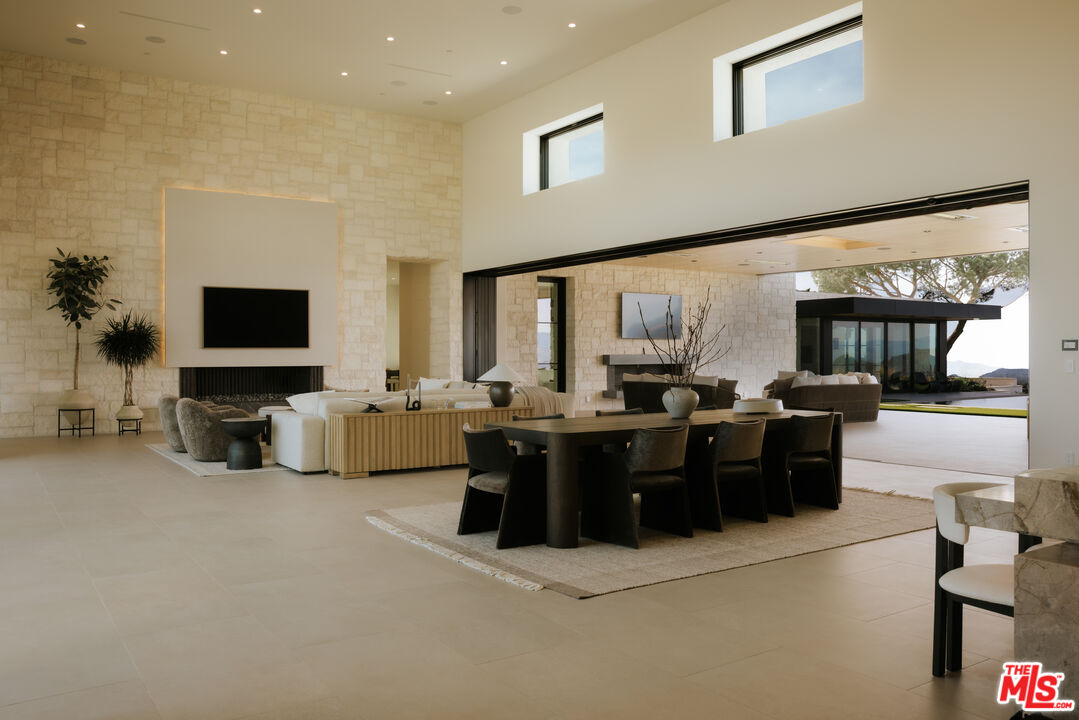 2551 White Stallion Rd