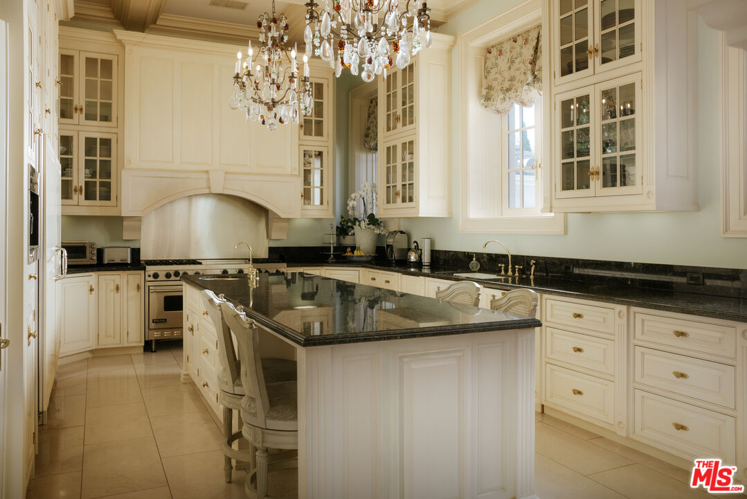 120 Montecito Ranch Ln