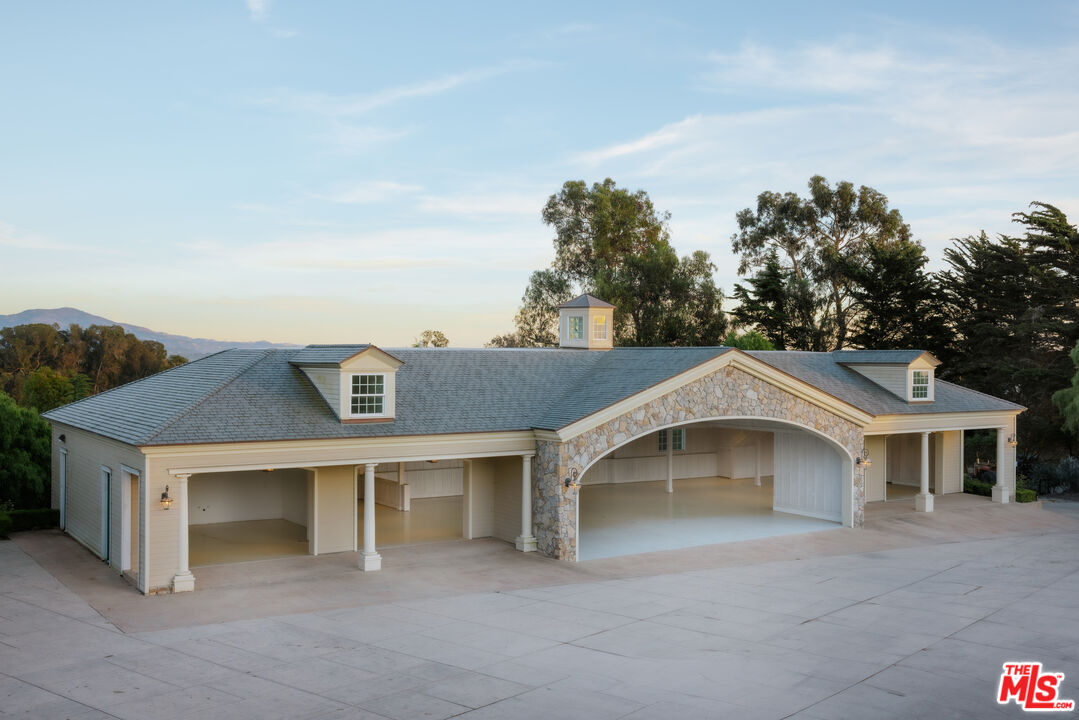 120 Montecito Ranch Ln