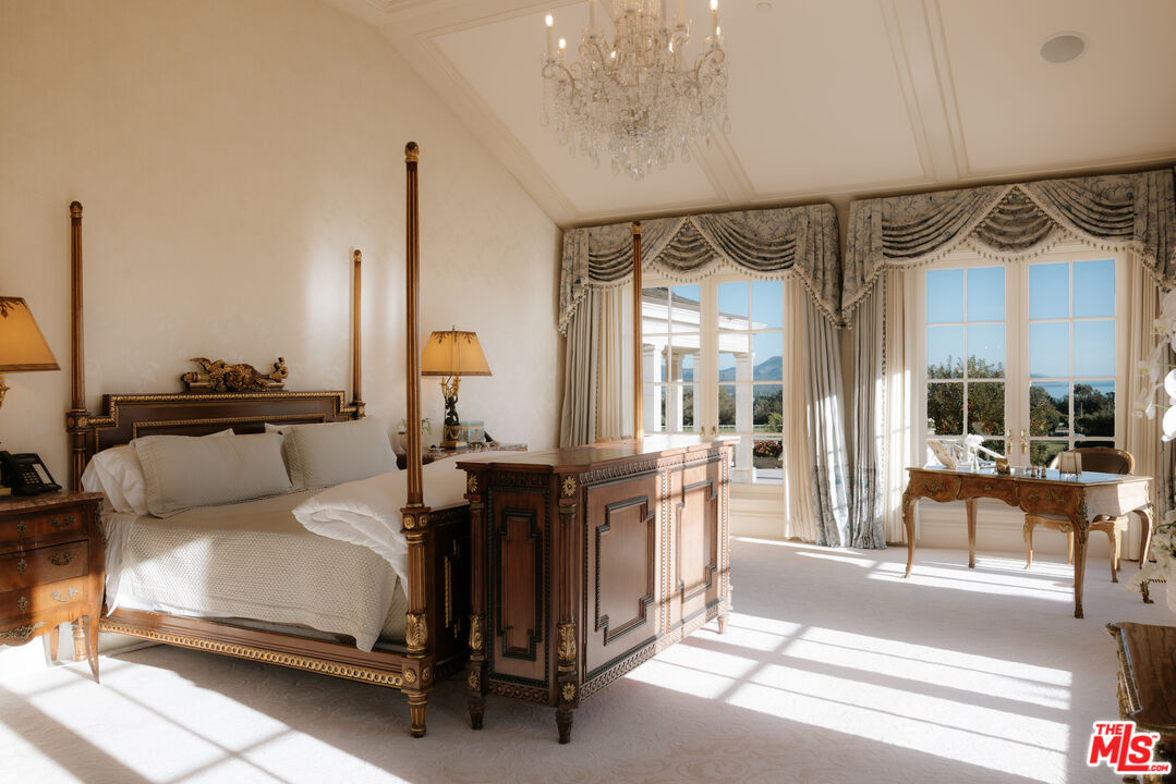 120 Montecito Ranch Ln