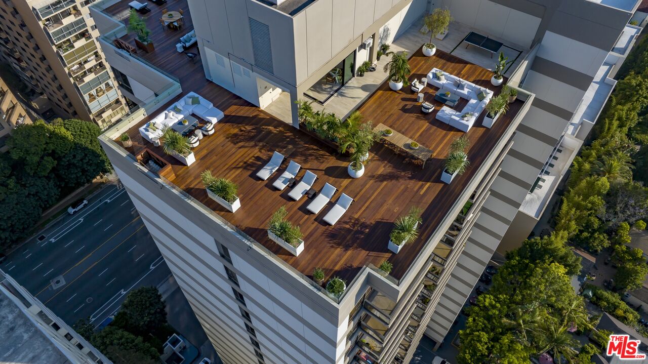 10445 Wilshire Blvd Unit: PH