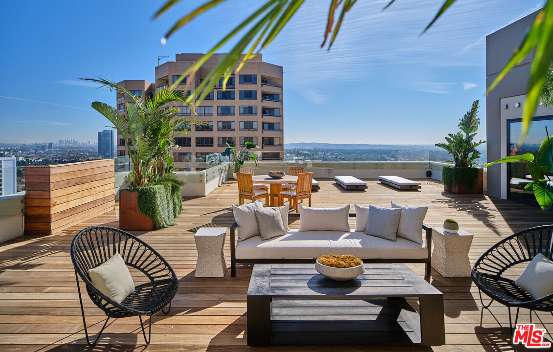 10445 Wilshire Blvd Unit: PH