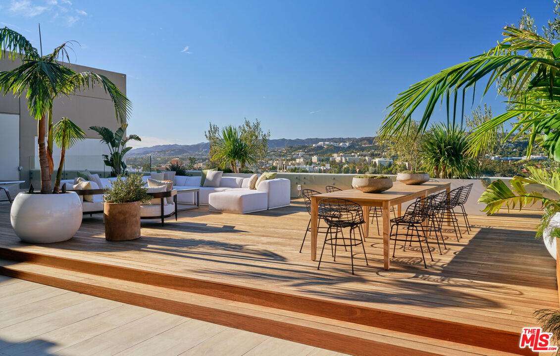 10445 Wilshire Blvd Unit: PH