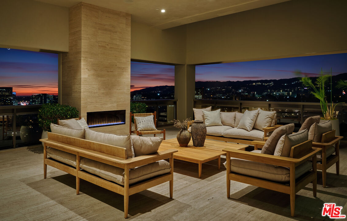 10445 Wilshire Blvd Unit: PH