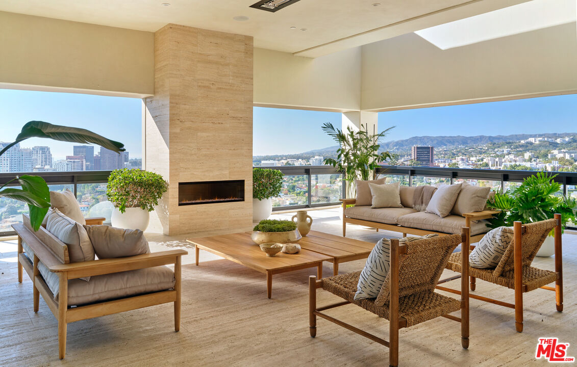 10445 Wilshire Blvd Unit: PH