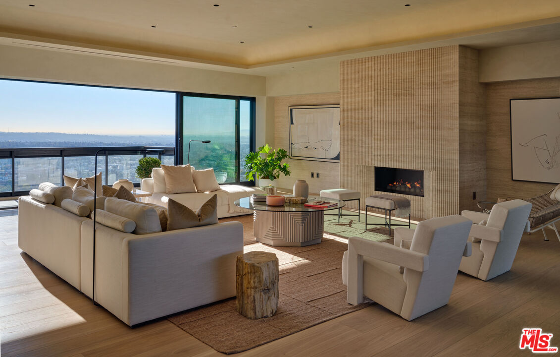 10445 Wilshire Blvd Unit: PH