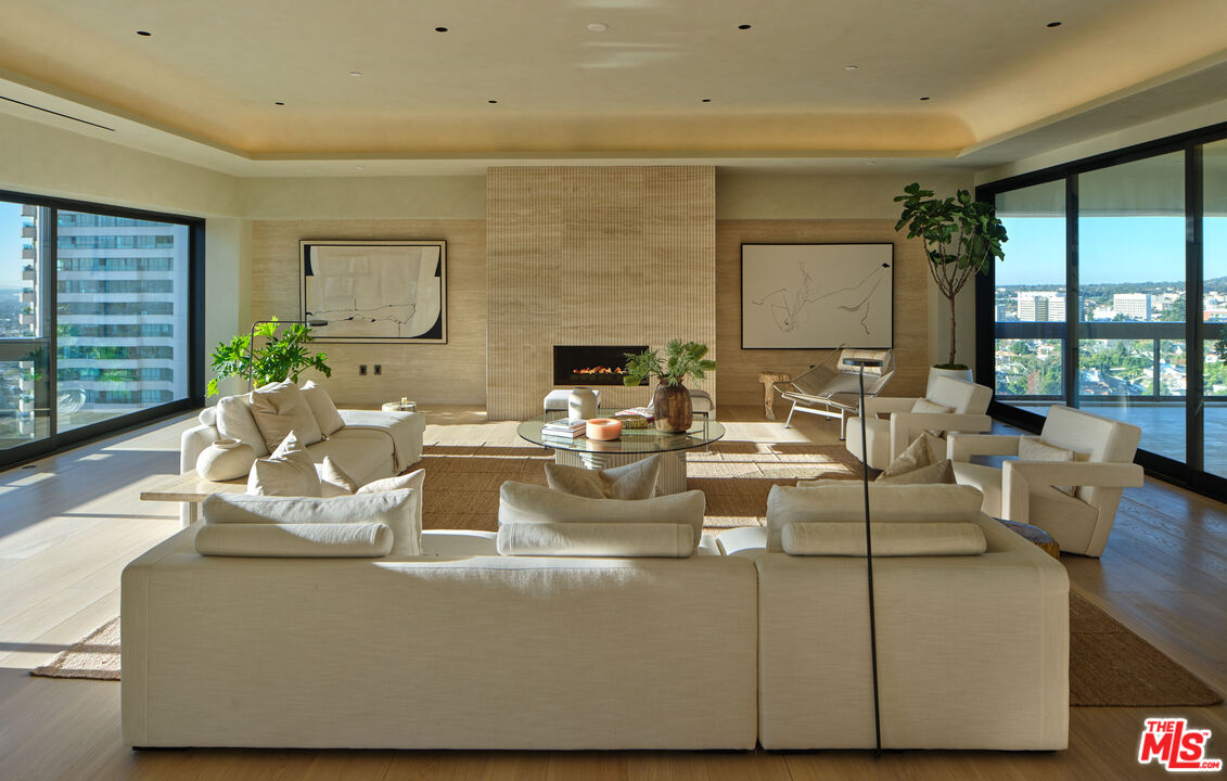 10445 Wilshire Blvd Unit: PH