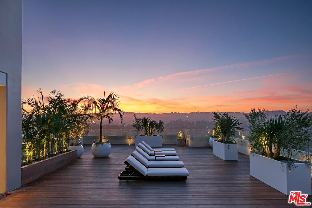 10445 Wilshire Blvd Unit: PH