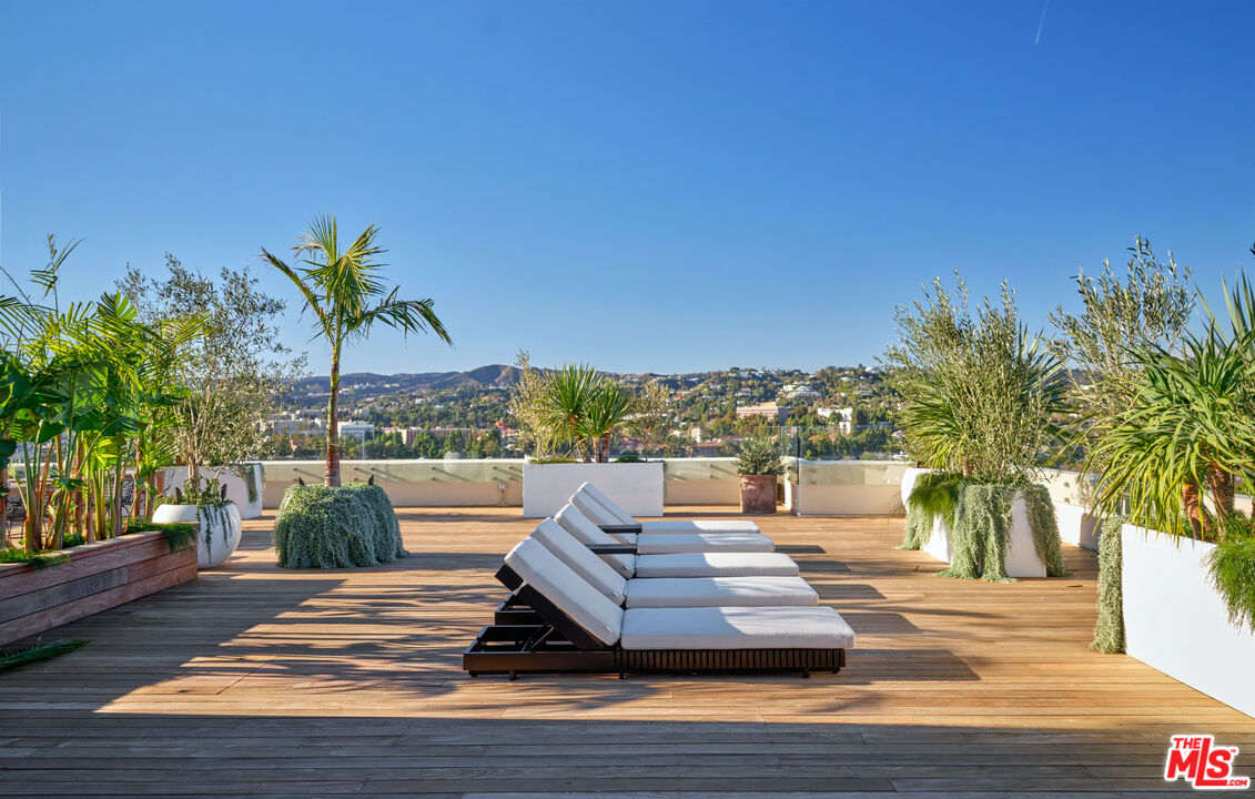 10445 Wilshire Blvd Unit: PH