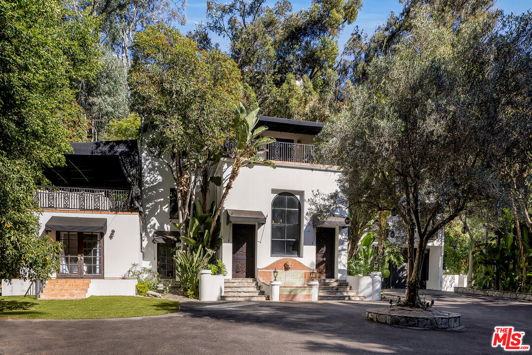 1930 Laurel Canyon Blvd