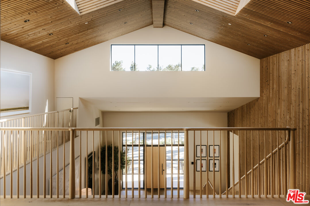 5287 Round Meadow Rd