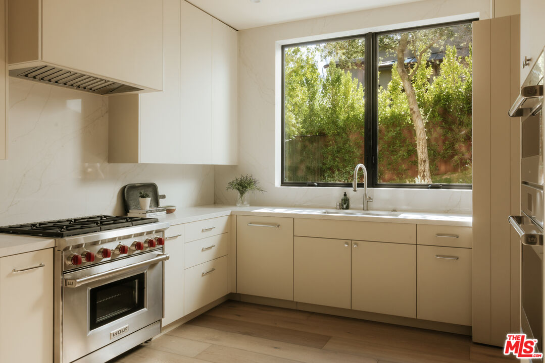 5287 Round Meadow Rd