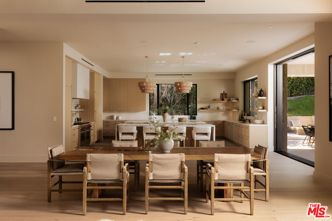 5287 Round Meadow Rd