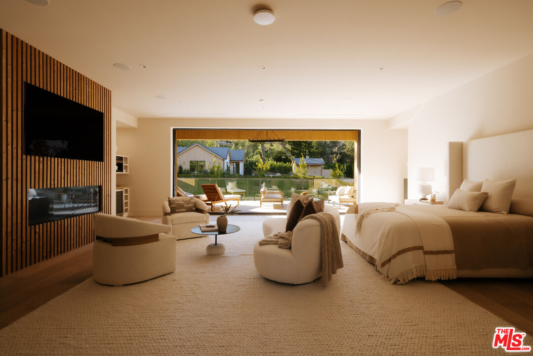 5287 Round Meadow Rd