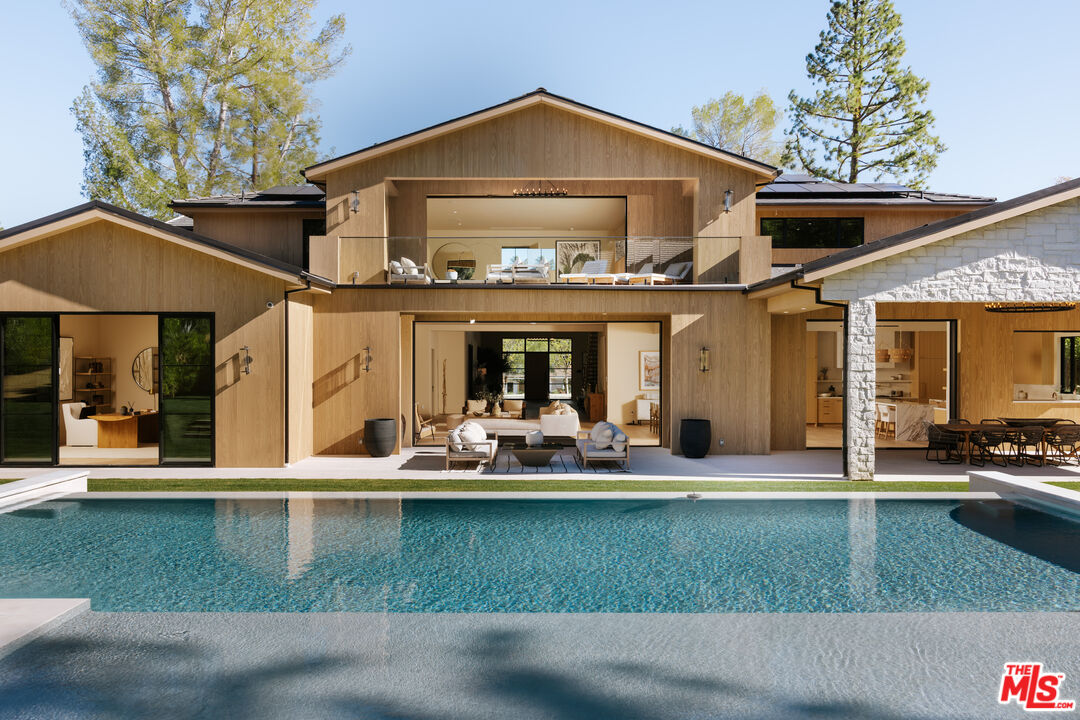 5287 Round Meadow Rd