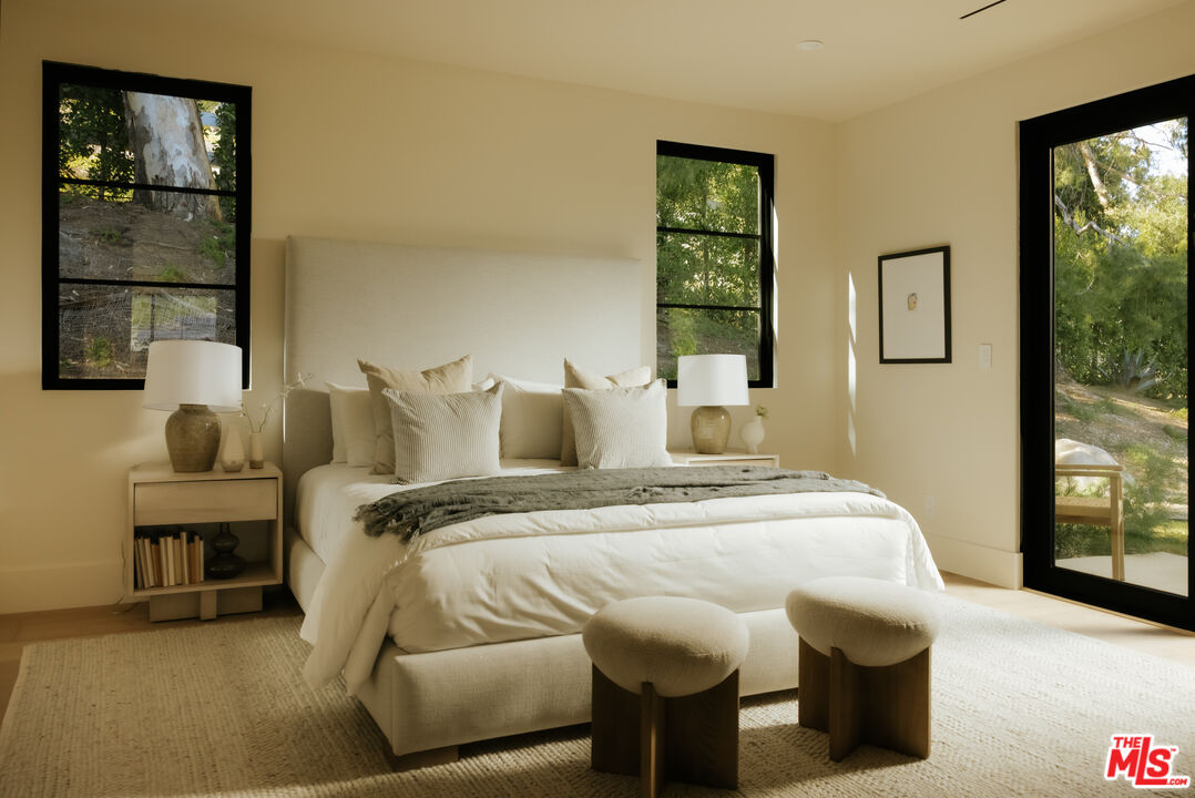 5287 Round Meadow Rd