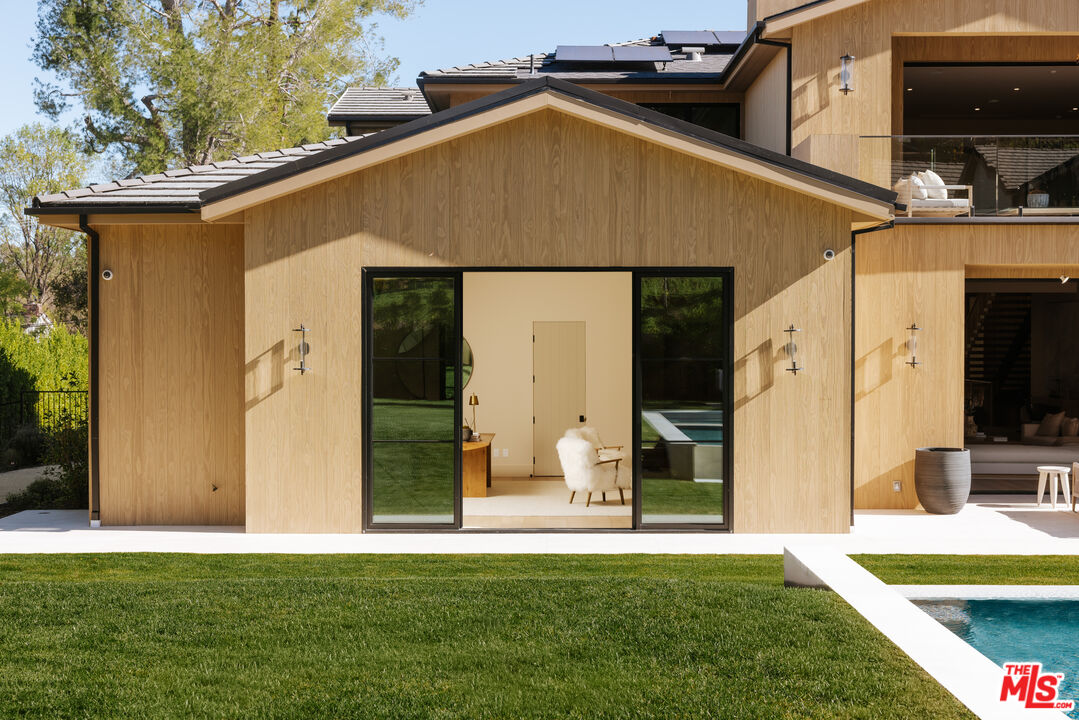 5287 Round Meadow Rd