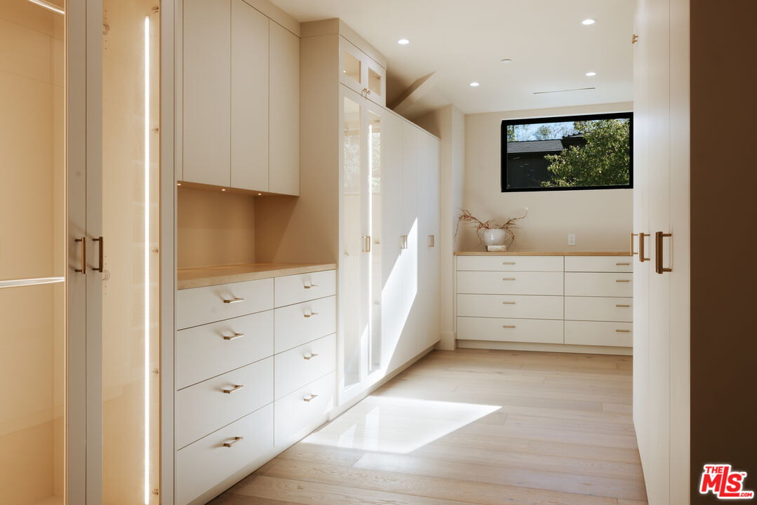 5287 Round Meadow Rd