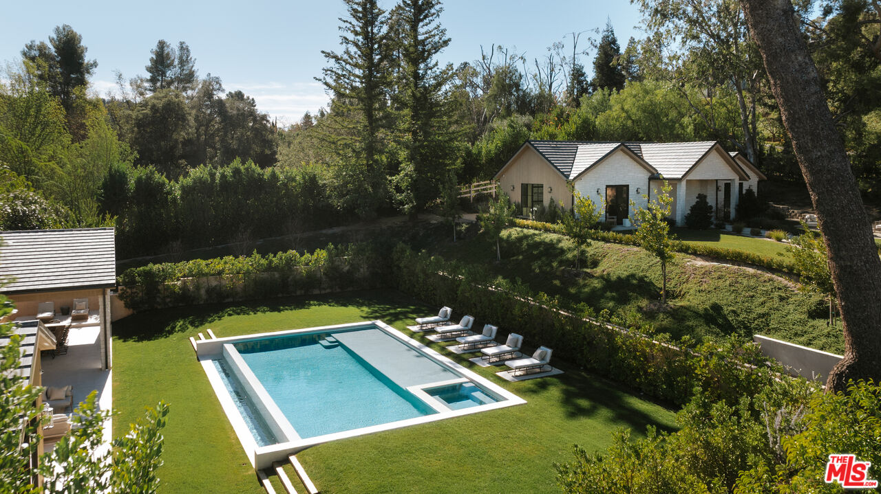 5287 Round Meadow Rd