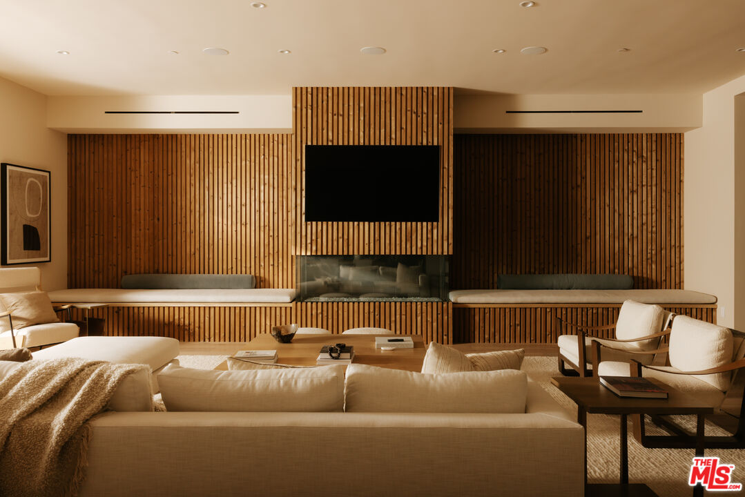 5287 Round Meadow Rd