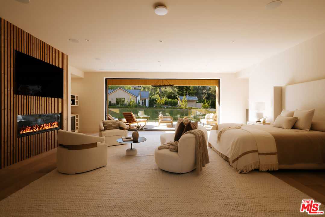 5287 Round Meadow Rd