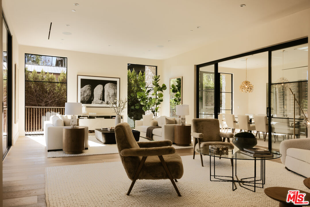 5287 Round Meadow Rd