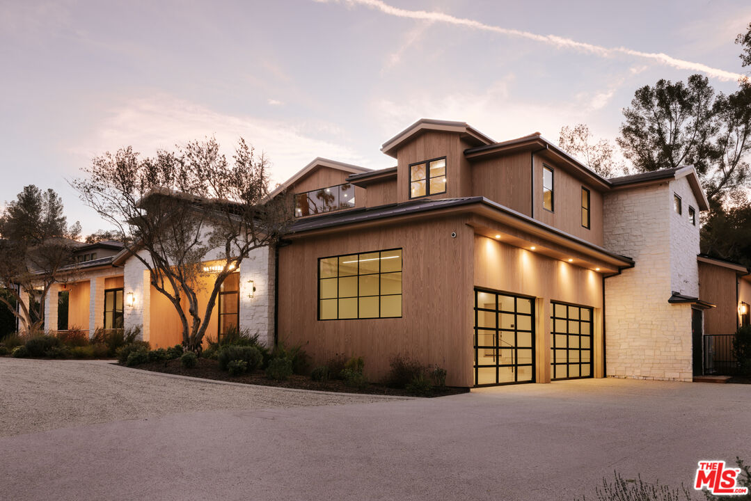 5287 Round Meadow Rd