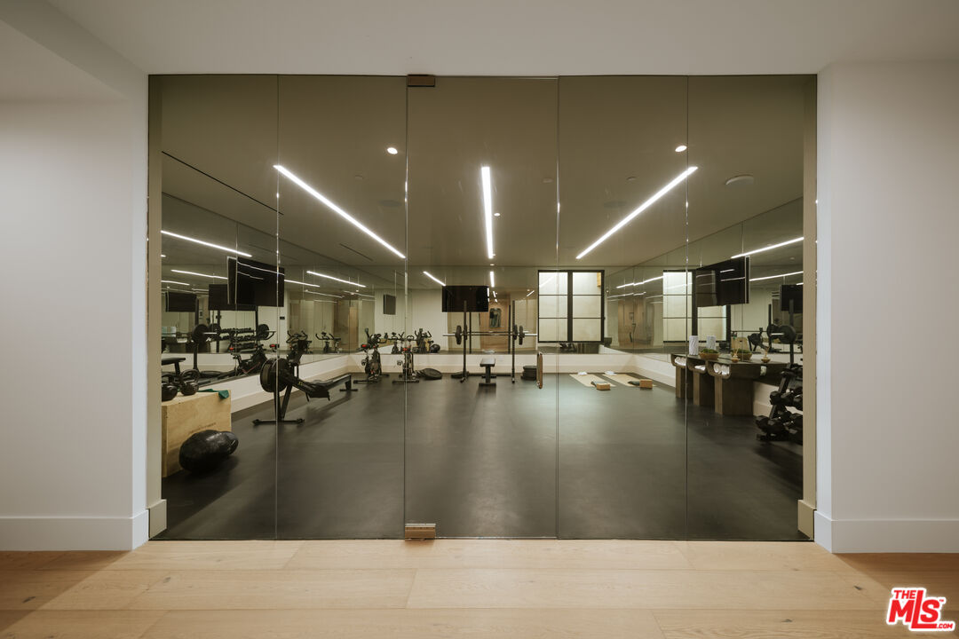 5287 Round Meadow Rd