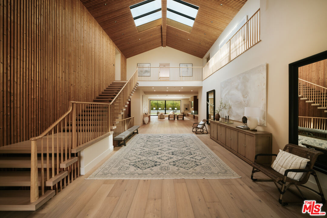 5287 Round Meadow Rd