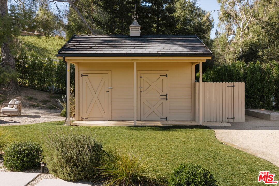 5287 Round Meadow Rd