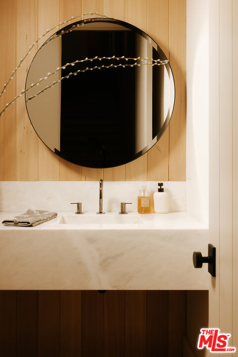 5287 Round Meadow Rd