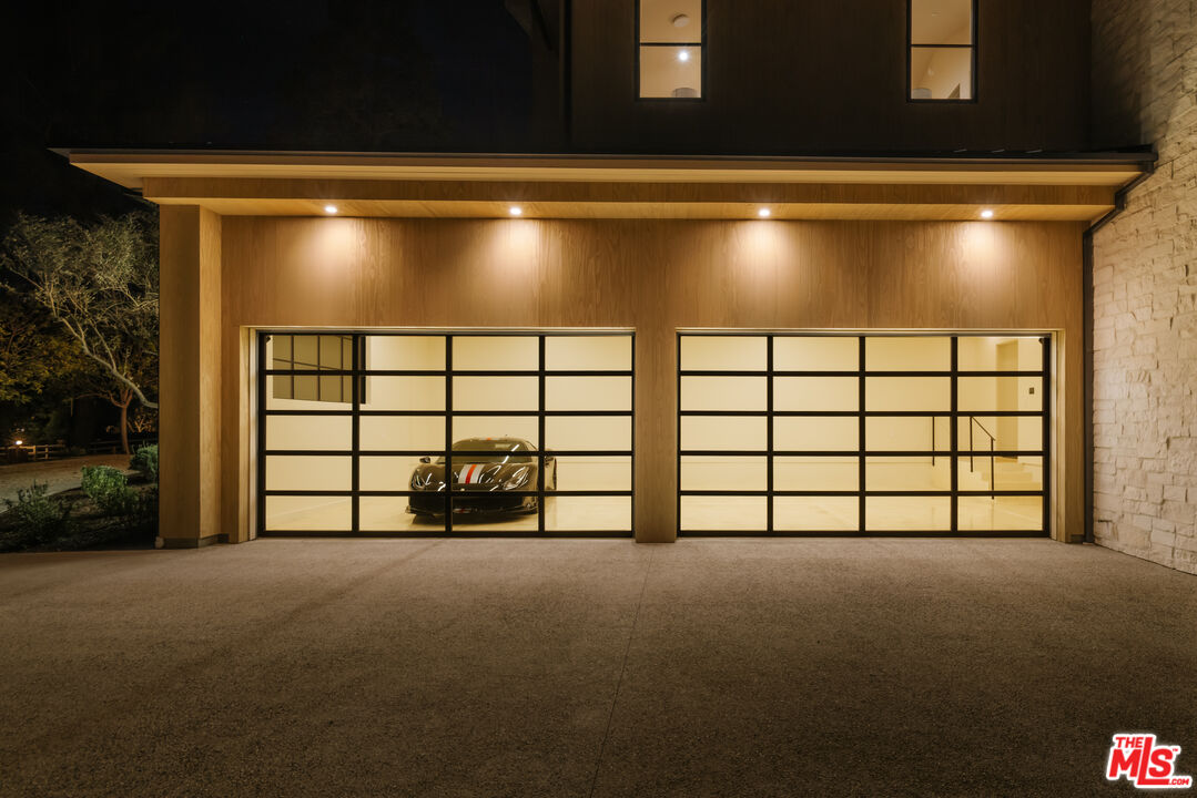 5287 Round Meadow Rd