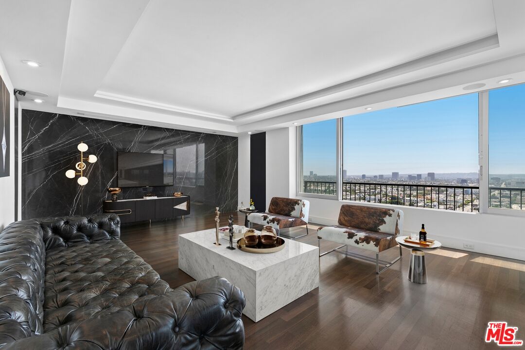 1100 Alta Loma Rd Unit: 1505