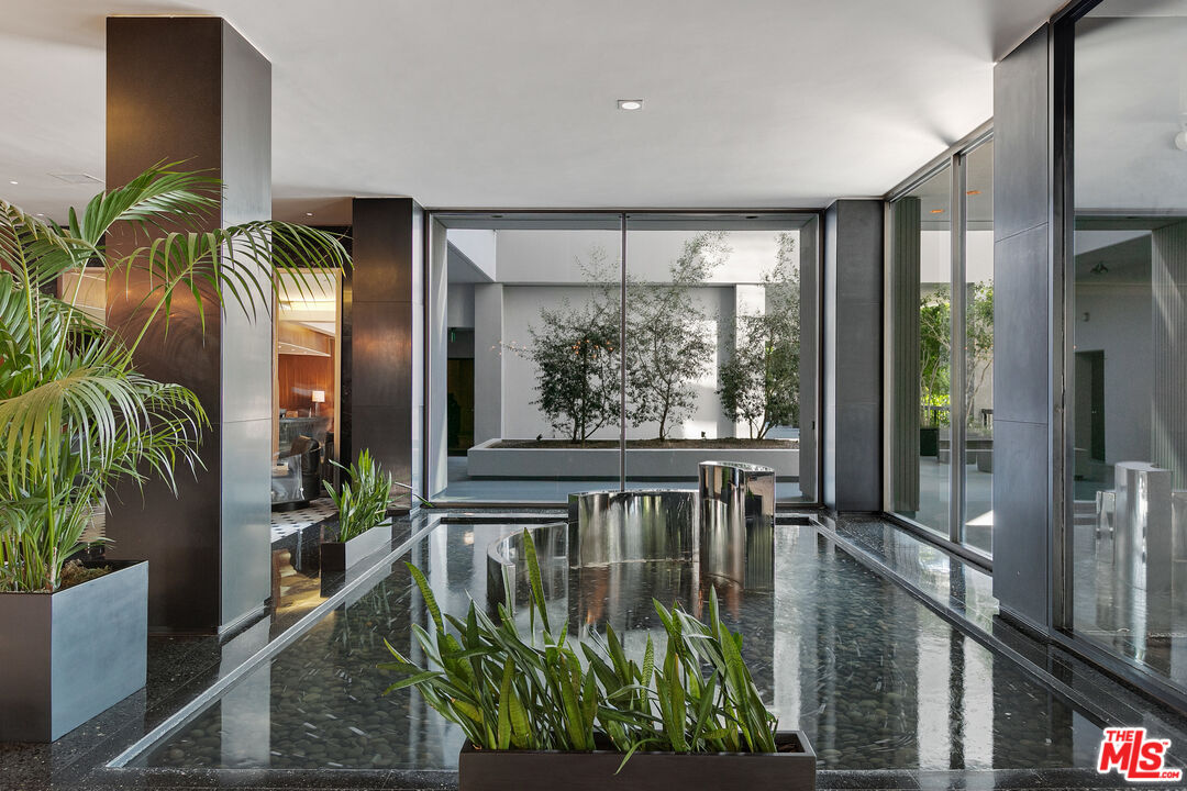 1100 Alta Loma Rd Unit: 1505