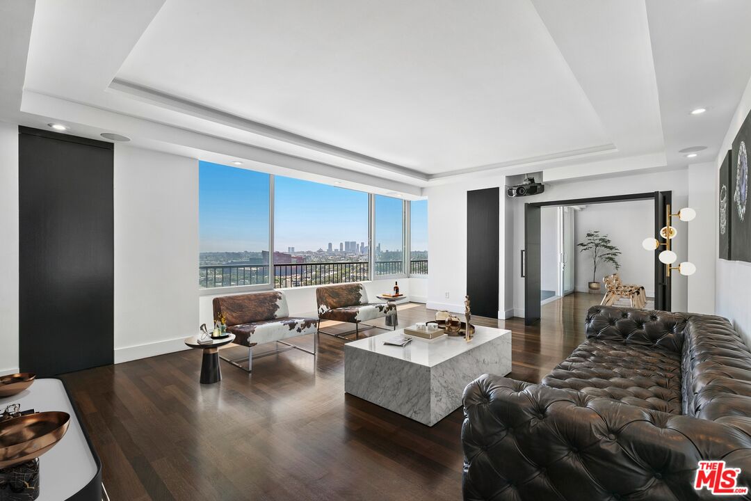 1100 Alta Loma Rd Unit: 1505