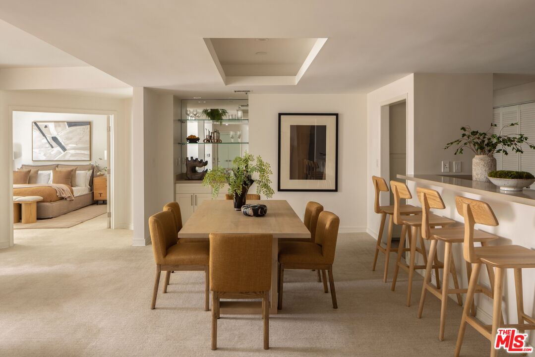 575 S Barrington Ave Unit: 204