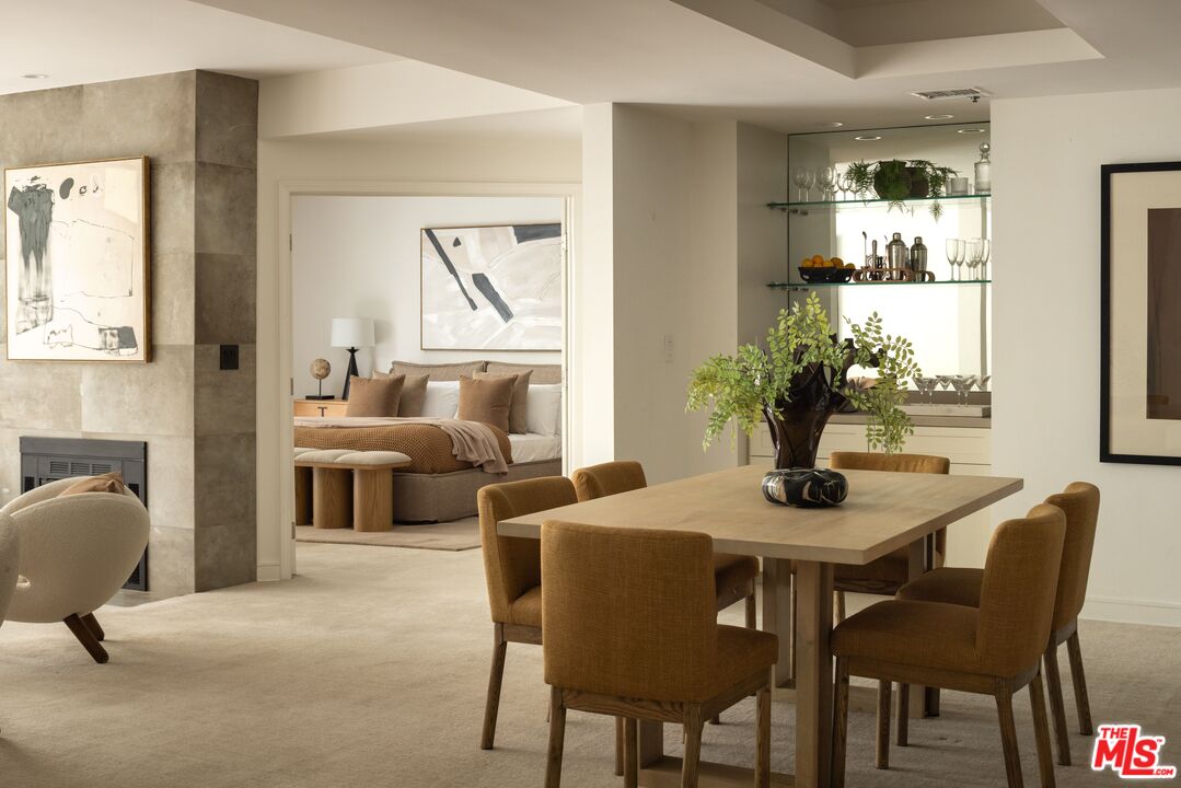 575 S Barrington Ave Unit: 204