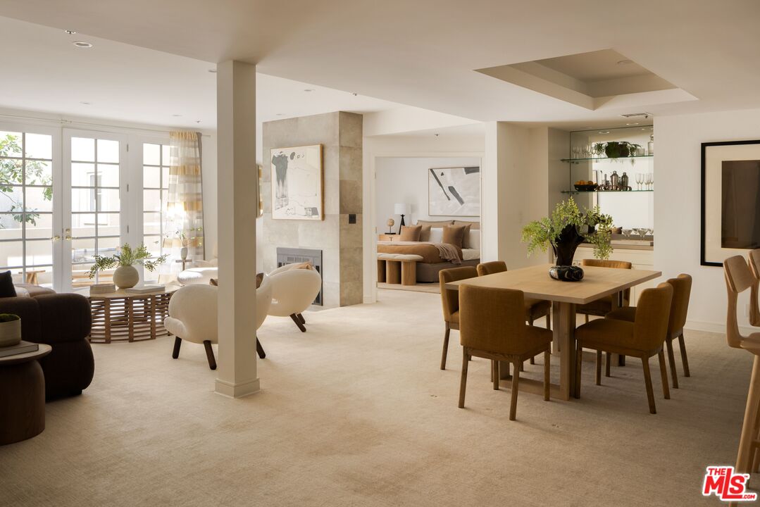 575 S Barrington Ave Unit: 204