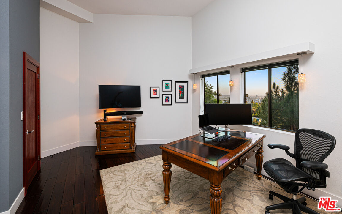 5677 Spreading Oak Dr