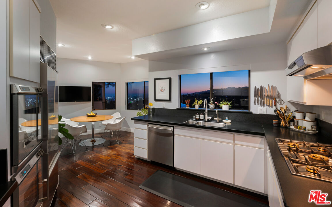 5677 Spreading Oak Dr